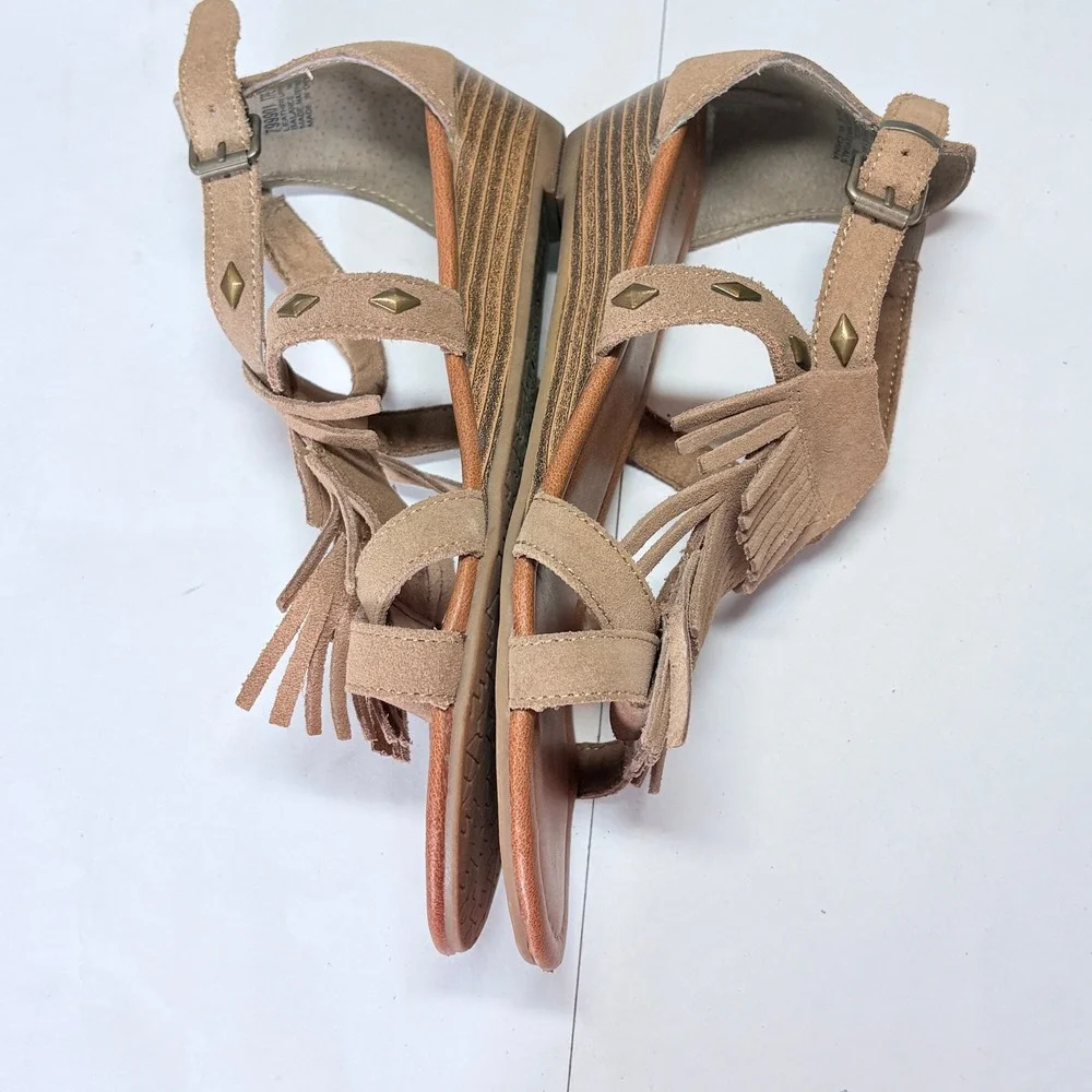 Minnetonka Merriam Brown Suede Studded Fringe Sandal Sz 9 Boho Western Festival